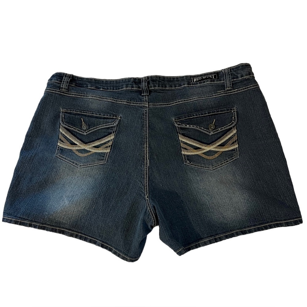 Red Rivet Embroidered Back Pocket Size 26W Jean Shorts